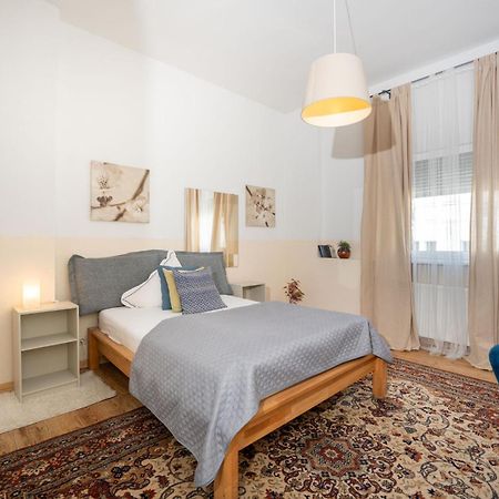 Charmante Privatzimmer In Der Stadt Coblenza Esterno foto