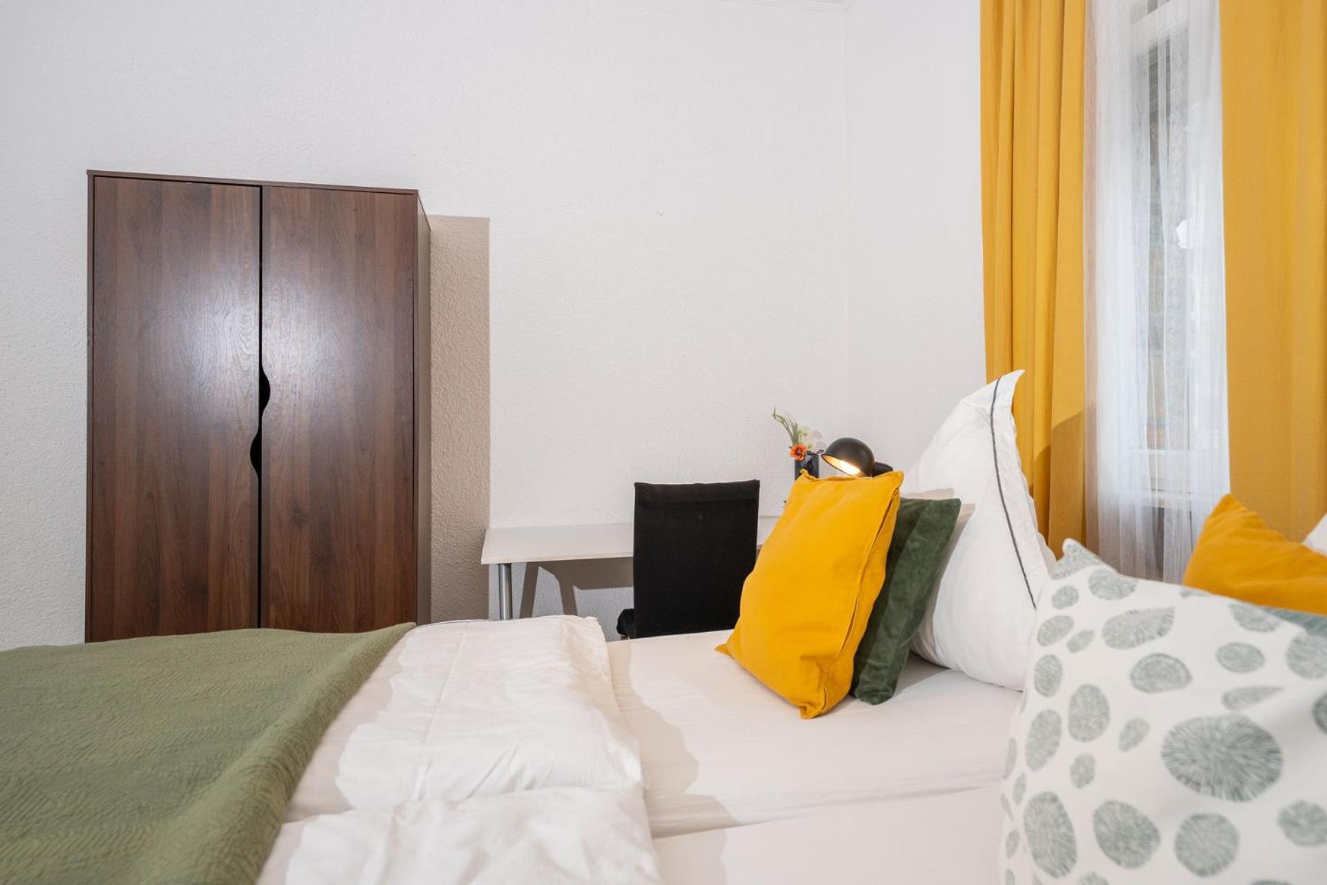 Charmante Privatzimmer In Der Stadt Coblenza Esterno foto